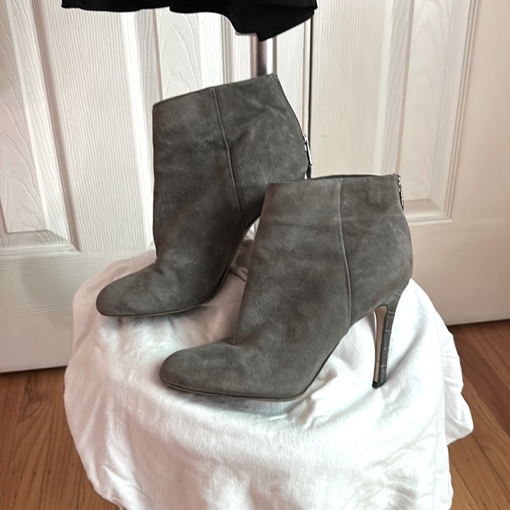 S.6 - Rarely worn Grey Suede Sam Edelman booties